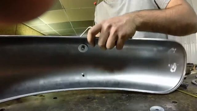 Shadetree Fabrications fender and solo seat kit install video for the Slim P1 смотреть онлайн