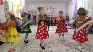 Русско-народный танец с платками