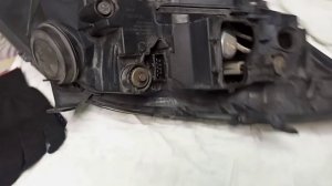 Ремонт фары после неправильной регулировки Toyota runx.