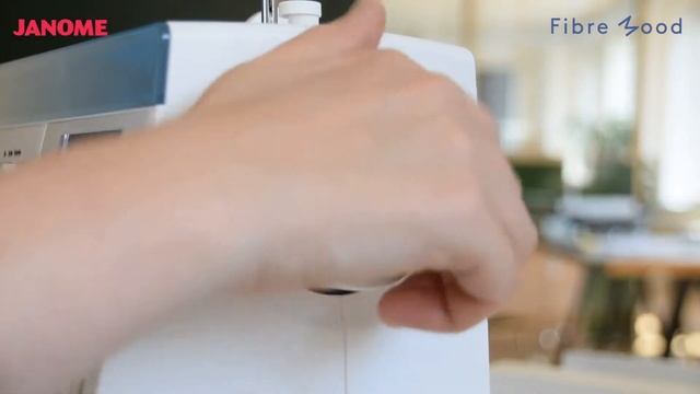Janome Sewist 780 DC - HOW TO: sewing on buttons смотреть онлайн