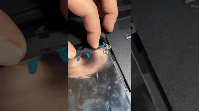 Installing and Cloning a New Crucial MX500 SSD drive on an Acer Nitro 5 AN515-52-56VN Gaming Laptop смотреть онлайн