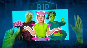 Ксюшу УДОЧЕРИЛА СЕМЬЯ ЗОМБИ! Приемная семья Зомби в реальной жизни!