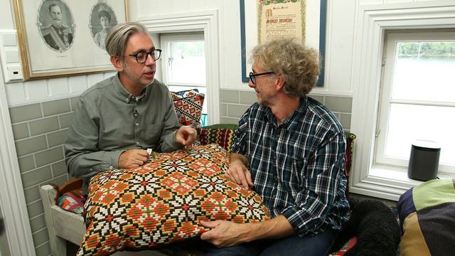 ARNE & CARLOS interior design tips: knitted, embroidered and patchwork DIY cushions смотреть онлайн