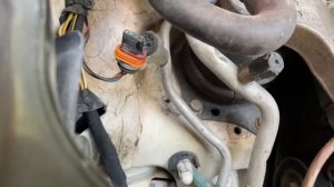 Кондиционер заправлен, но муфта компрессора и вентилятор не включает.