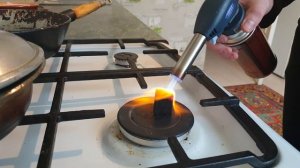 Чем разжечь уголь для кальяна?Как разжечь угли для кальяна? Как разжечь уголь для кальяна на природ