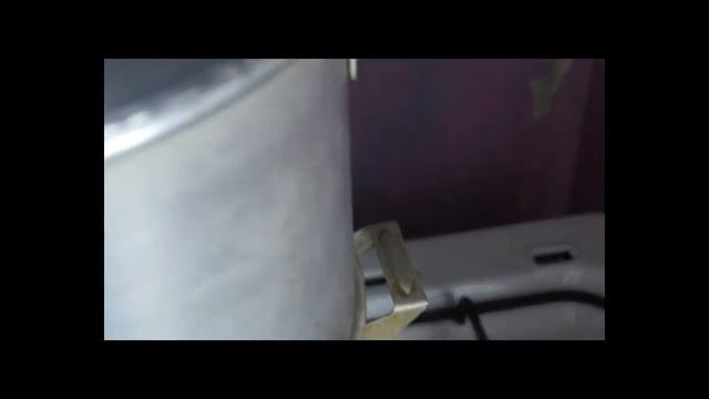 ВИДЕО УРОК КАК ВЫТОПИТЬ ВОСК ИЗ СОТ В ДОМАШНИХ УСЛОВИЯХ. смотреть онлайн