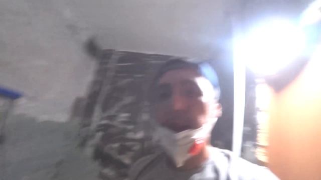 НИКАКИХ ПАНЕЛЕЙ ПВХ ! НОВЫЙ ПЛАН БЮДЖЕТНОГО РЕМОНТА В ВАННОЙ ! КАК СНЯТЬ СТАРУЮ КРАСКУ СО СТЕН ? смотреть онлайн