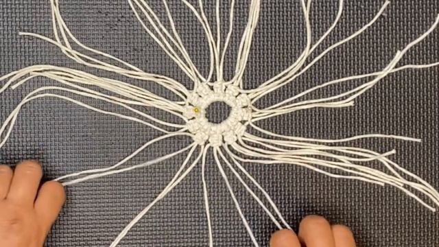 Passo a Passo | Enfeite Natalino | DIY | Makramee Weihnachtsschmuck | Macrame Ornament смотреть онлайн