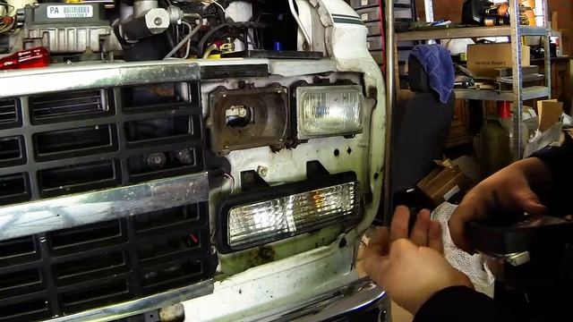 Chevy Van G20 - Lampen Ausbau смотреть онлайн