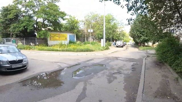 Прогулка по Юго-Западному району. Городской рынок, школа №29, двор дома №53/3 по ул.50лет ВЛКСМ. смотреть онлайн