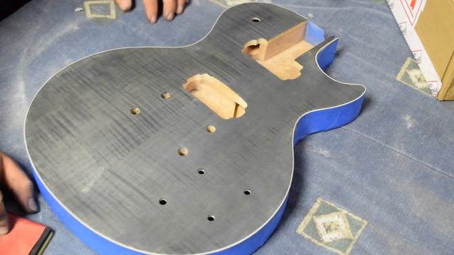 Slash AFD DIY Les Paul Kit - (Part 1: Sanding/Staining) смотреть онлайн
