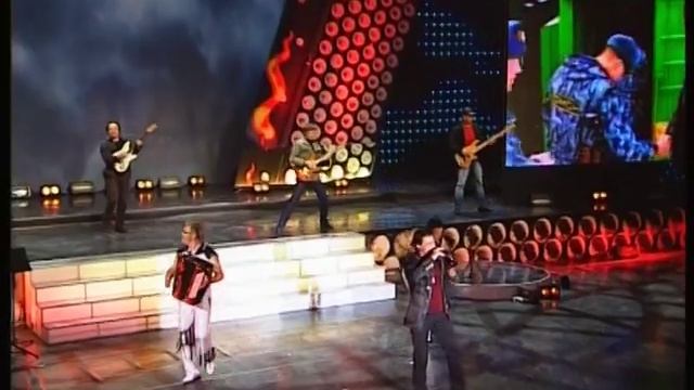Баян Микс BAYANMIX и Группа Встречный бой - Армейский апрель смотреть онлайн