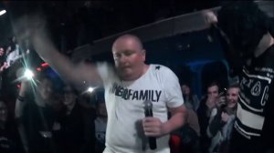 Николай Должанский танцует #Тиктоник #Dom 2.versus #Nikolai Dolzhansky dancing Tecktonik #Dom 2