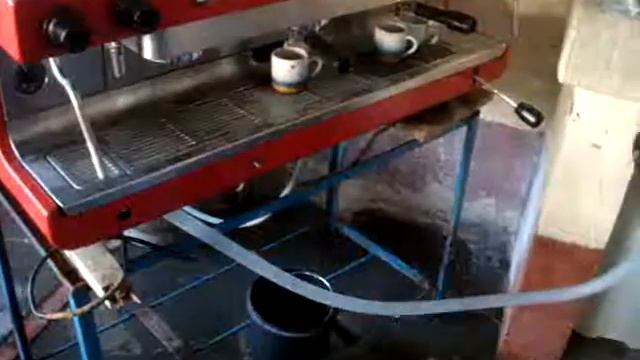 Probando maquina de cafe 3 grupos смотреть онлайн