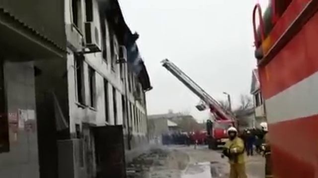 Пожар в центральной мечети Кизляра ликвидирован смотреть онлайн