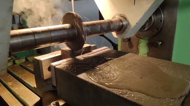 Horizontal Milling Machine Working - Gear Cutting смотреть онлайн