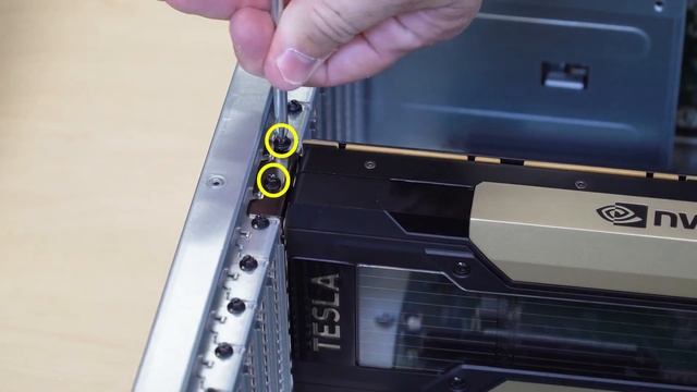 Lenovo ThinkSystem SR675 V3 installing a GPU adapter смотреть онлайн