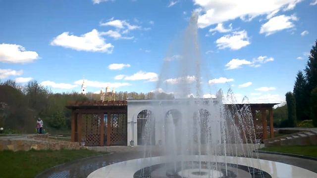 Фонтан в Патриаршем Саду во Владимире смотреть онлайн