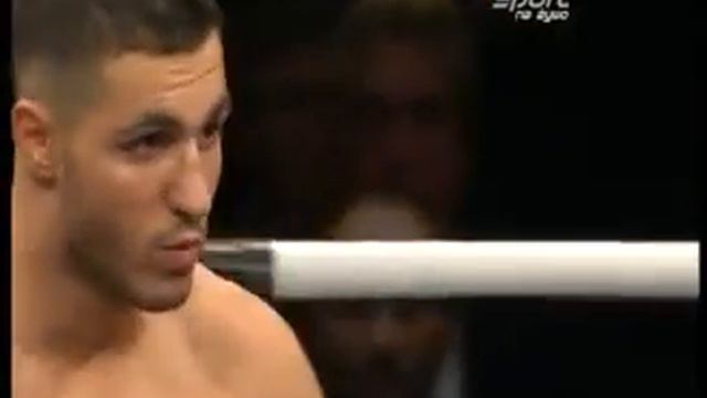 Alexander Frenkel Vs. Kelvin Davis TKO