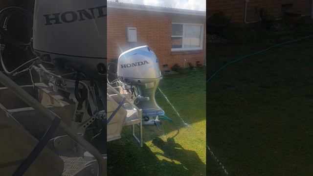 40 hp Honda 4 stroke. смотреть онлайн