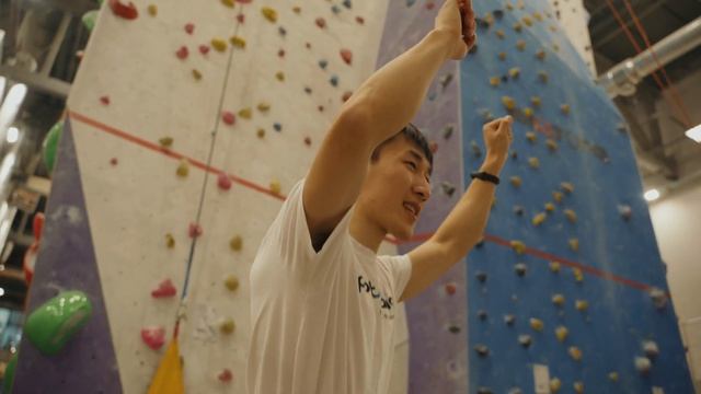 Скалодром для начинающих в Москве смотреть онлайн