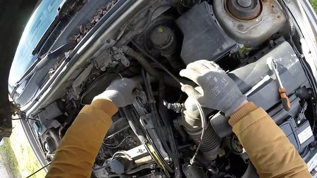 Volvo V40/S40 1.8 Camshaft Position Sensor Replacement смотреть онлайн