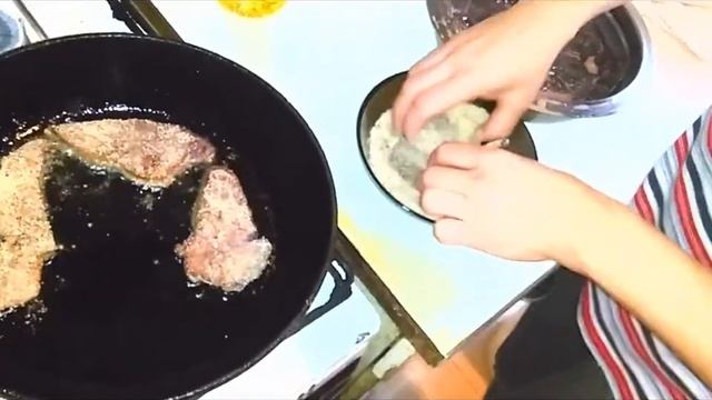 Рецепт нежнейшей говяжьей печени в сухарях смотреть онлайн