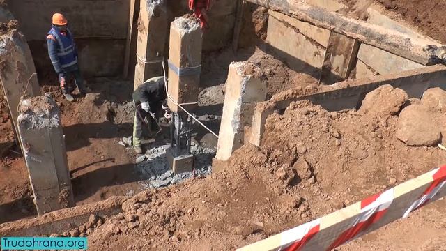 Безопасные приемы труда для рабочих по срубке и демонтажу оголовков железнодорожных свай смотреть онлайн