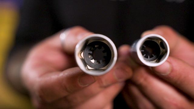 Универсальный набор инструмента THORVIK TS082 1/4