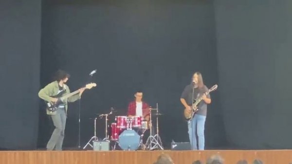 Nirvana - Smells Like Teen Spirit / School Talent show