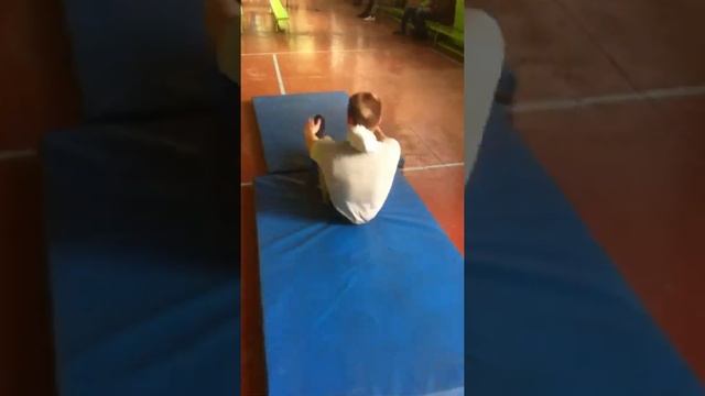 Спортивная олимпиада 2022 Спорт Турники , комплекс упражнений для мышц груди , бицепса , трицепс смотреть онлайн