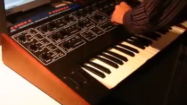 SEQUENTIAL CIRCUITS PRO ONE Analog Synthesizer 1981 | DEMO | SCI Pro One смотреть онлайн