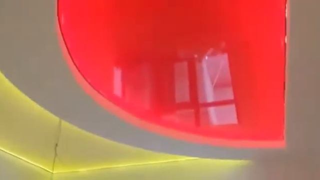 Необычный натяжной потолок смотреть онлайн