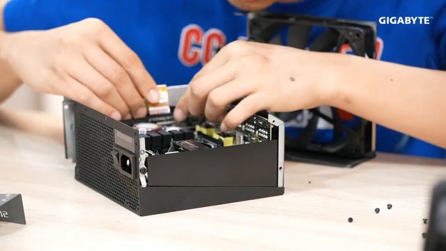 พาเวอร์ซัพพลายสุดเท่ มาพร้อมจอ LED แสดงผล!! Aorus 1200W Platinum смотреть онлайн