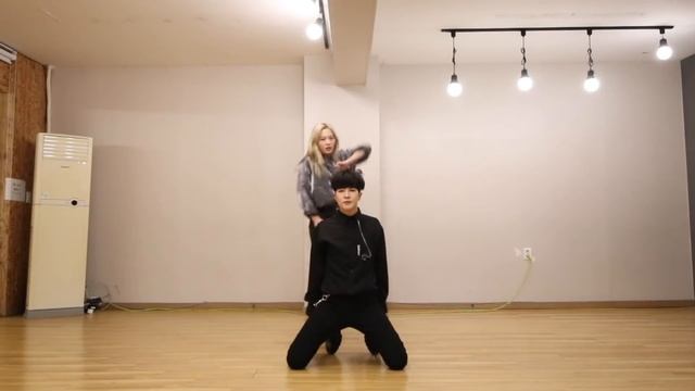 EVERGLOW (에버글로우) - DUN DUN Dance Cover [Yu Kagawa] смотреть онлайн