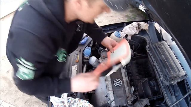 меняем масло на Polo Sedan сами дома за 20 минут. смотреть онлайн
