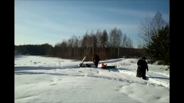 Снегоход рыбинка. Отдых. Немного застрял.