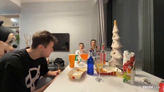 Каша и Иван Золо Встретились / Конфликт Ивана Золо и Каши на стриме смотреть онлайн