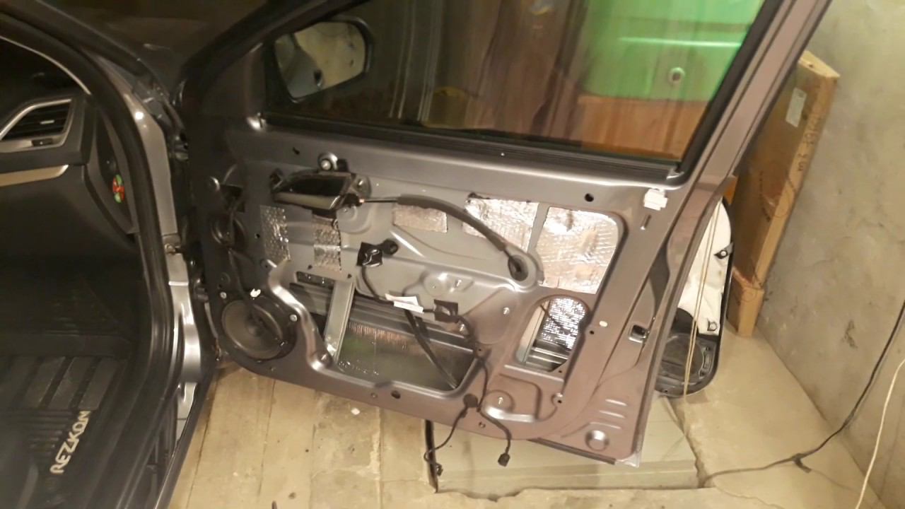 "ПРОект Веста Плутон". Клеим шумо-виброизоляцию передних дверей "Весты". смотреть онлайн