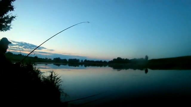 Ночная ловля карпа на горох. Не просто Рыбалка а замечательный отдых с друзьями. Быт на рыбалке. смотреть онлайн