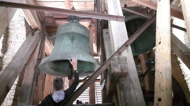 Crkva Pr. Trojstva Krapinske toplice - poziv na misu iz zvonika смотреть онлайн