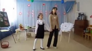 Песня "Когда за окном фонари зажигают"