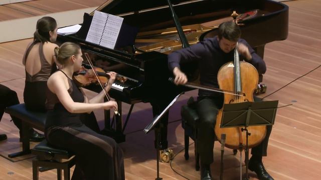 Shostakovich piano trio No.2 - Trio Marvin - Full HD смотреть онлайн