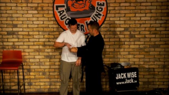 Irish Ventriloquist making people say crazy stuff. Hilarious! смотреть онлайн