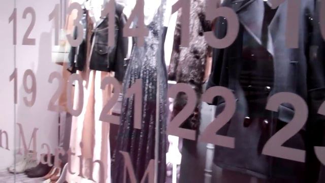 H&M & Maison Martin Margiela at Columbus Circle Time Warner Center смотреть онлайн