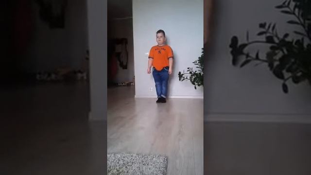 НИКИТА СУПЕР ТАНЦОР смотреть онлайн