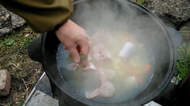 делюсь своим рецептом вкуснейшей ухи с дымком на костре смотреть онлайн