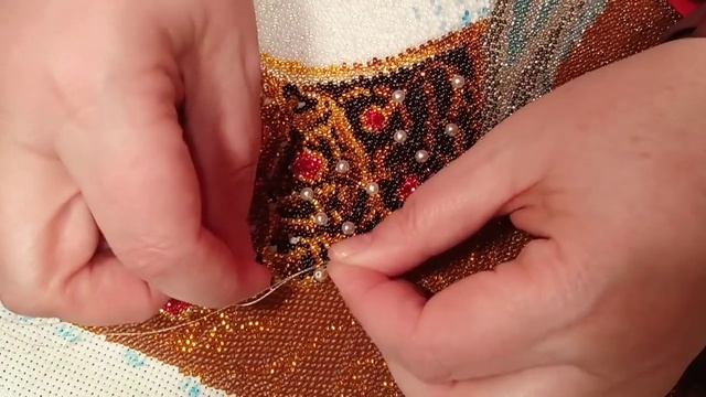 "Боярышня с подносом" пришиваем жемчуг 1 часть смотреть онлайн