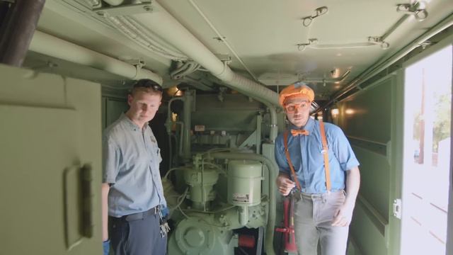 Learn About Big Colorful Trains with Blippi! | Vehicles for children | Educational Videos for Kids смотреть онлайн