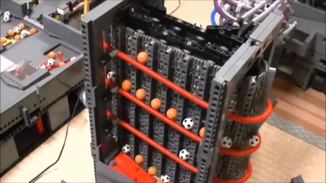 Мировой рекорд Лабиринт для шариков смотреть онлайн